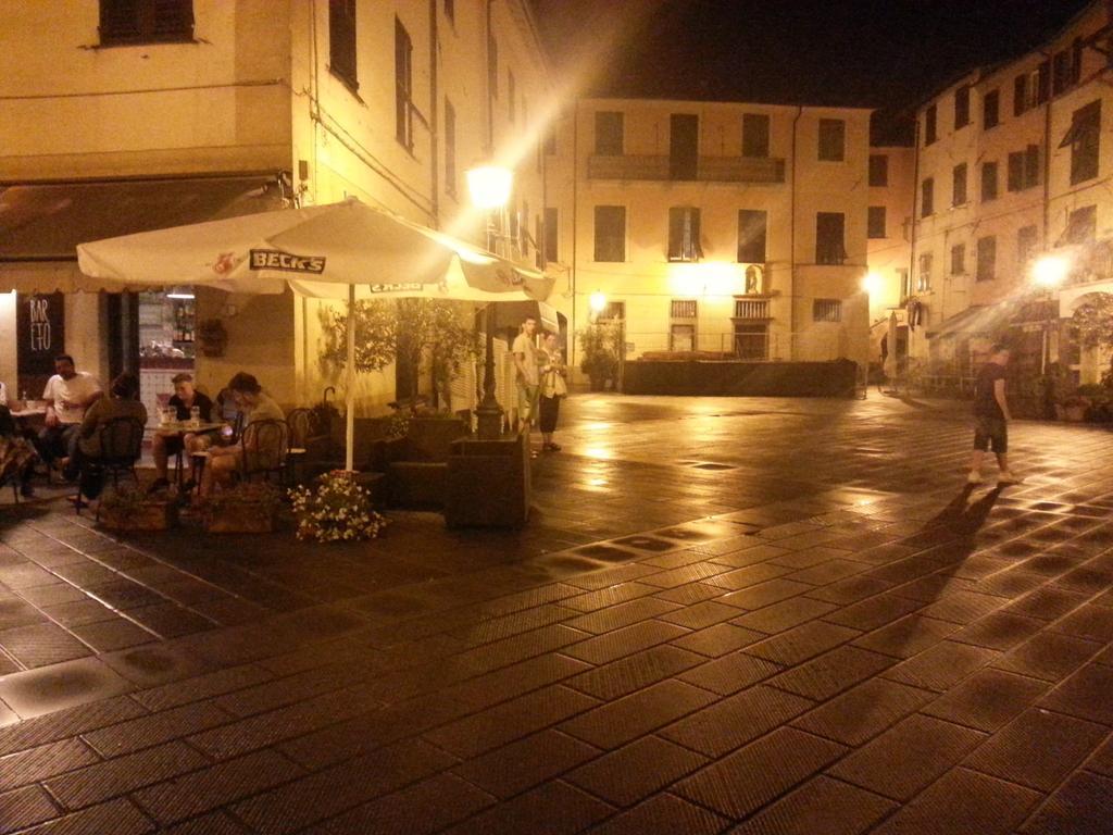 La Luna Nel Borgo Брунято Екстериор снимка
