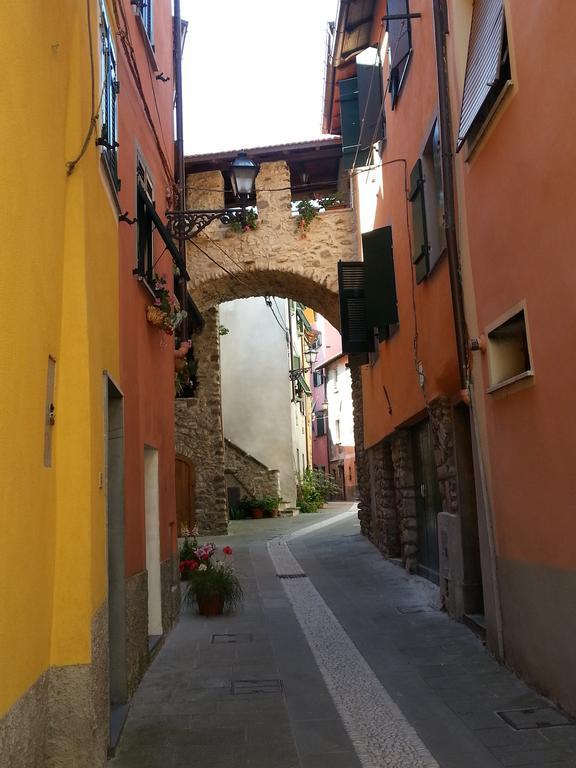 La Luna Nel Borgo Брунято Екстериор снимка