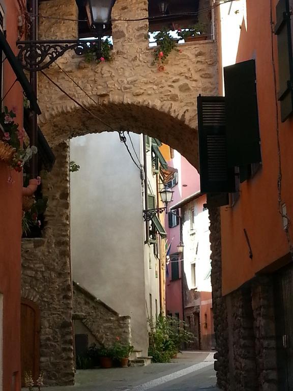 La Luna Nel Borgo Брунято Екстериор снимка