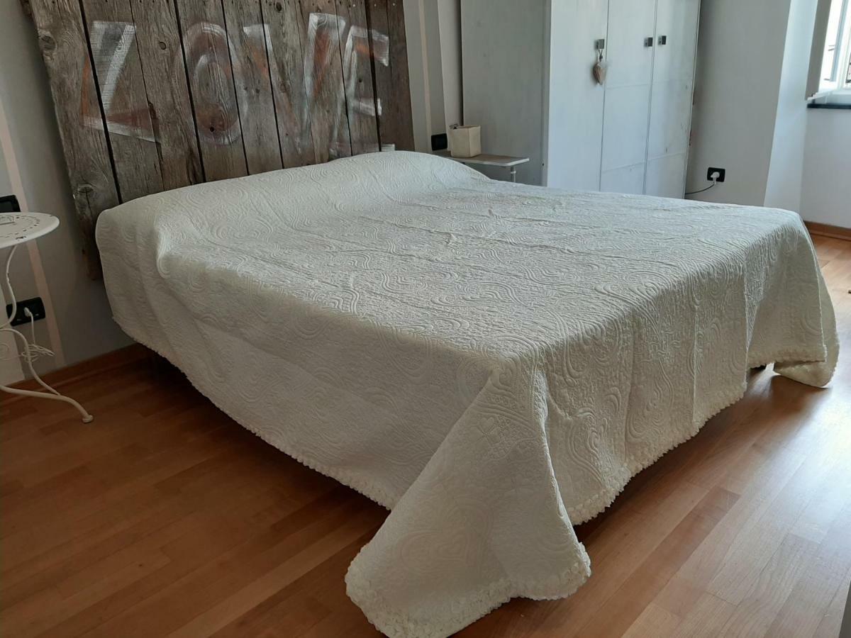 La Luna Nel Borgo Брунято Екстериор снимка